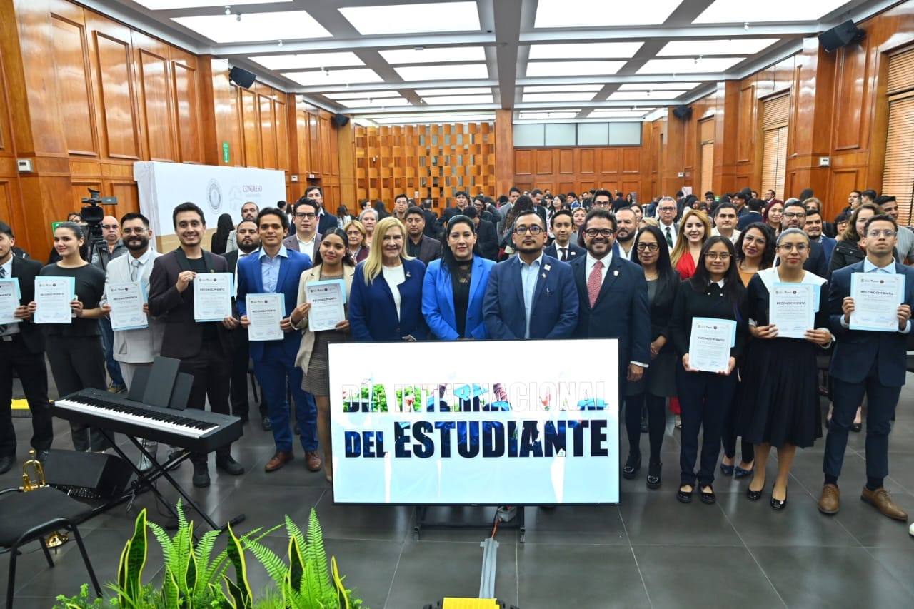 Conmemora Martha Camacho ‘Día del Estudiante Universitario Mexiquense’